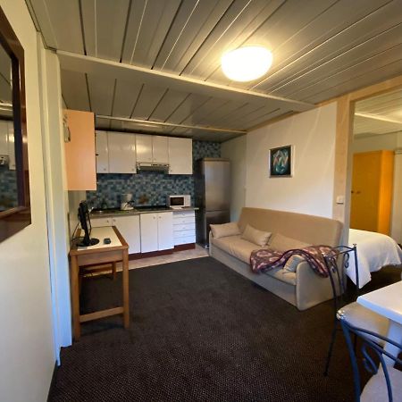 Pension Compostela Inn Cacheiras Bagian luar foto