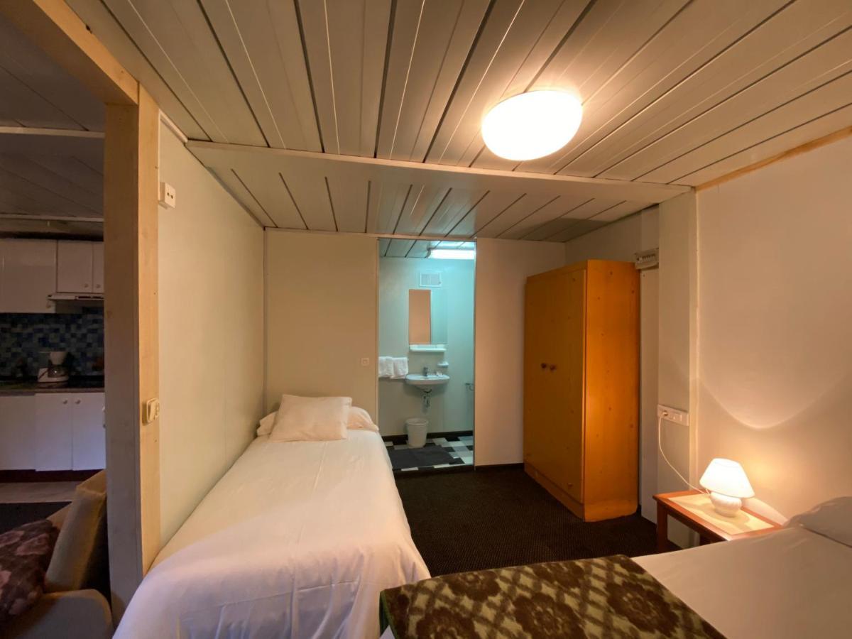 Pension Compostela Inn Cacheiras Bagian luar foto