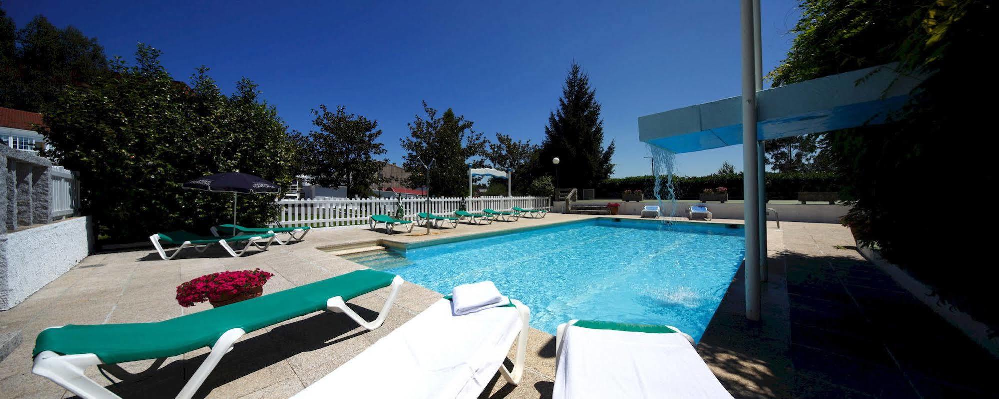 Pension Compostela Inn Cacheiras Bagian luar foto